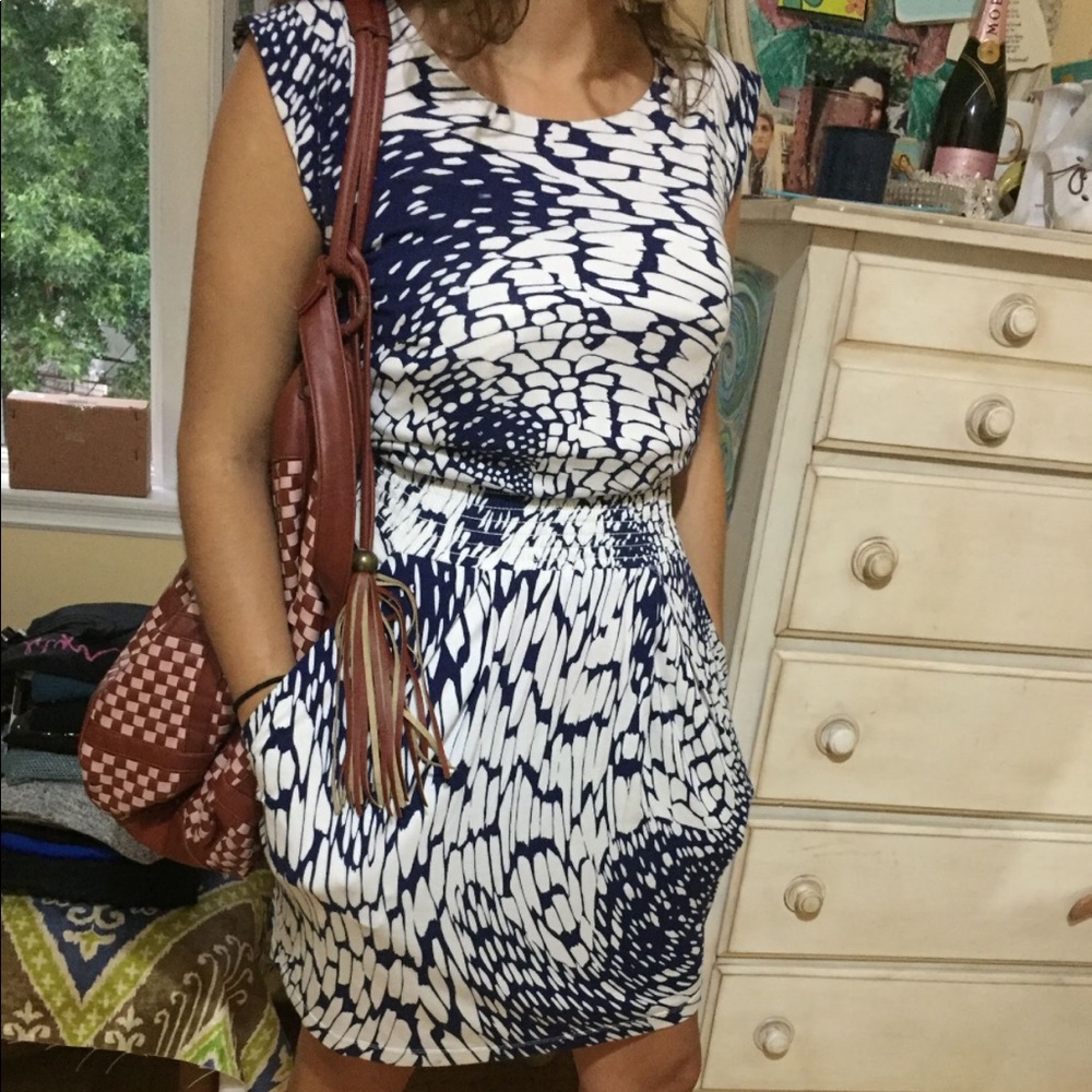 GEOMETRIC PRINT MINI DRESS